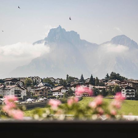 Hotel Villa Kastelruth ภายนอก รูปภาพ
