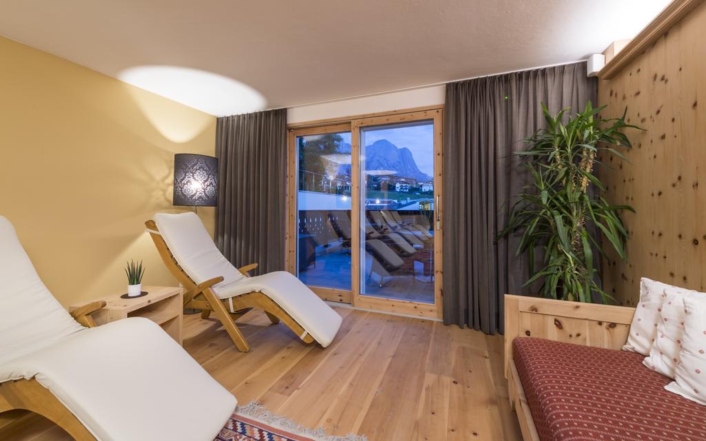 Hotel Villa Kastelruth ภายนอก รูปภาพ