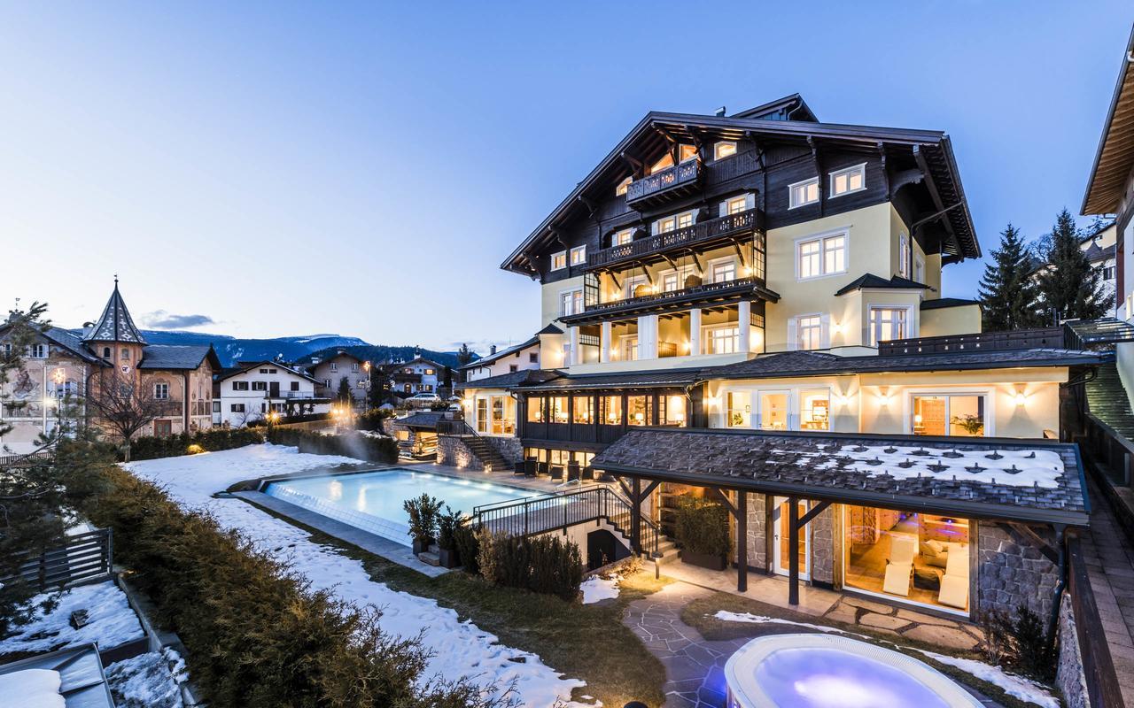 Hotel Villa Kastelruth ภายนอก รูปภาพ